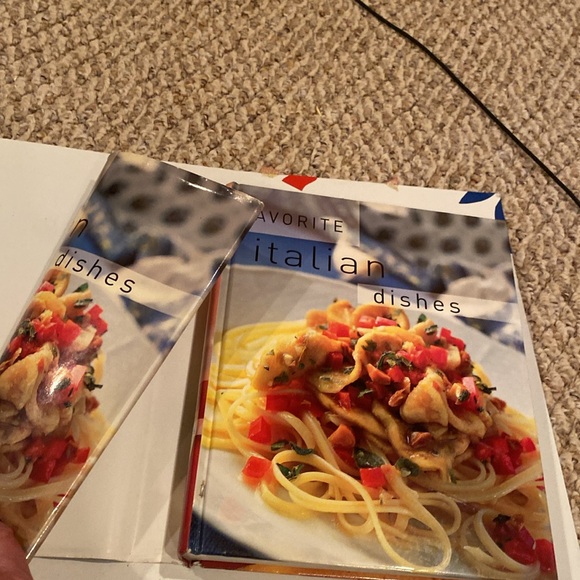 “Favorite Italian Dishes,” oversized Hardcover with Dust Jacket - Picture 4 of 4